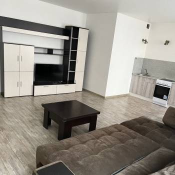 Сдается 2-х комнатная квартира, 75 м²