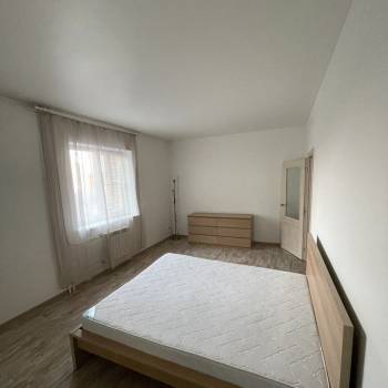 Сдается 2-х комнатная квартира, 75 м²