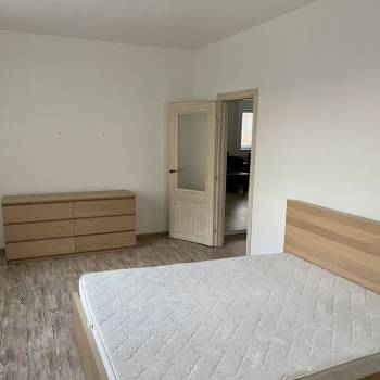 Сдается 2-х комнатная квартира, 75 м²