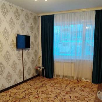 Сдается 1-комнатная квартира, 67 м²