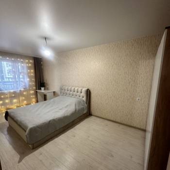 Сдается 1-комнатная квартира, 58 м²