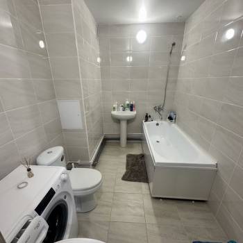 Сдается 1-комнатная квартира, 58 м²