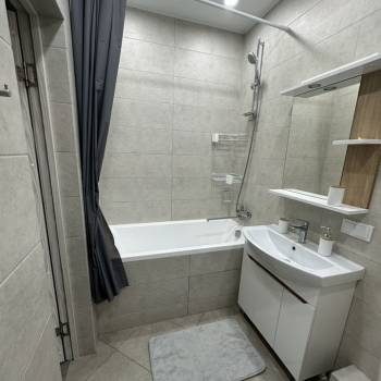 Сдается 1-комнатная квартира, 52 м²