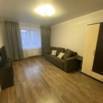 Сдается 1-комнатная квартира, 41 м²