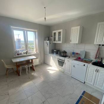 Продается 1-комнатная квартира, 40 м²