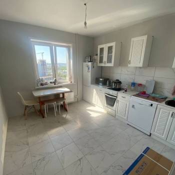 Продается 1-комнатная квартира, 40 м²