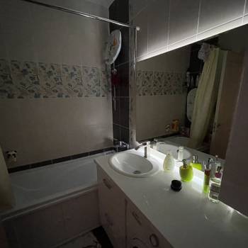 Сдается 2-х комнатная квартира, 65 м²