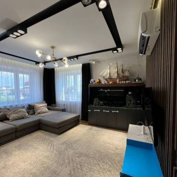 Продается Многокомнатная квартира, 120 м²