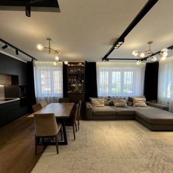 Продается Многокомнатная квартира, 120 м²
