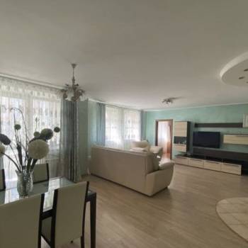 Продается Многокомнатная квартира, 133,1 м²