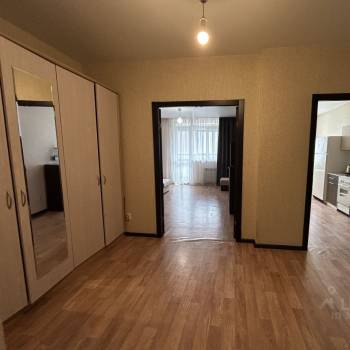 Сдается 1-комнатная квартира, 52 м²