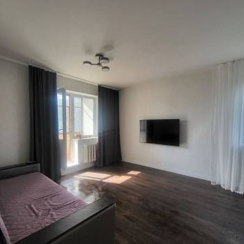 Продается 1-комнатная квартира, 37 м²