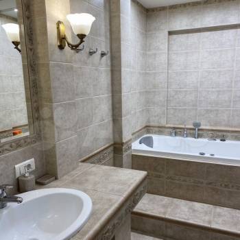 Продается 2-х комнатная квартира, 111 м²
