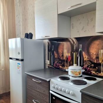 Сдается 1-комнатная квартира, 42 м²