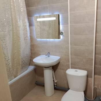 Сдается 1-комнатная квартира, 42 м²