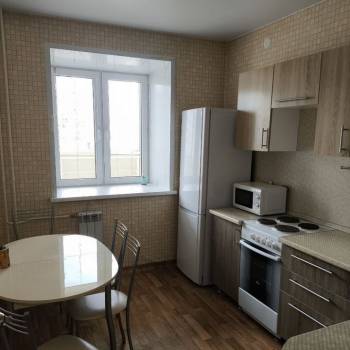 Сдается 1-комнатная квартира, 40 м²