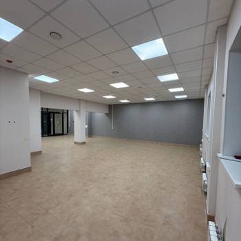 Сдается Нежилое помещение, 136 м²