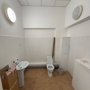 Сдается Нежилое помещение, 136 м²