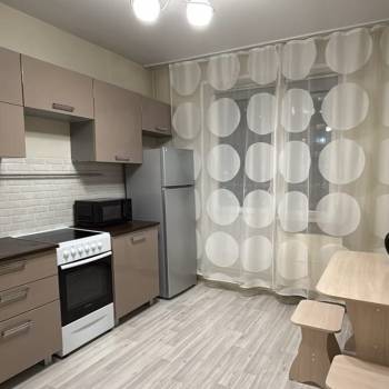 Сдается 1-комнатная квартира, 38 м²