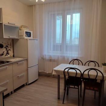 Сдается 1-комнатная квартира, 38 м²