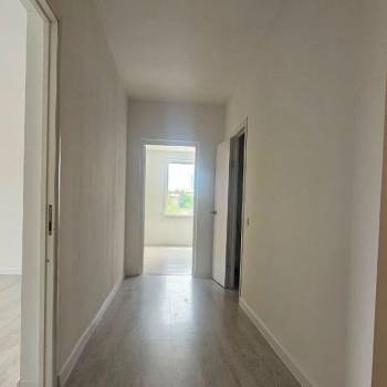 Продается 1-комнатная квартира, 67,3 м²