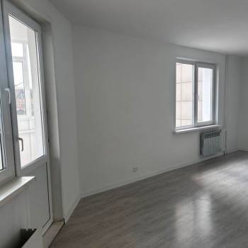 Продается 1-комнатная квартира, 67,3 м²