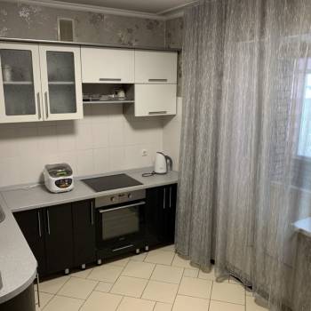 Сдается Многокомнатная квартира, 80 м²