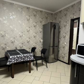 Сдается Многокомнатная квартира, 80 м²