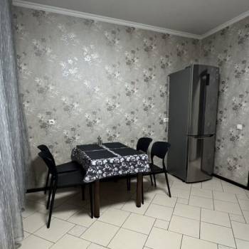 Сдается Многокомнатная квартира, 80 м²