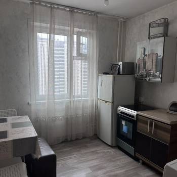 Продается 1-комнатная квартира, 43 м²