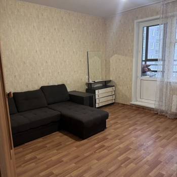 Продается 1-комнатная квартира, 43 м²