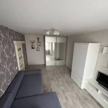 Продается 1-комнатная квартира, 36 м²