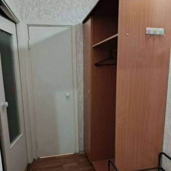 Продается 1-комнатная квартира, 42 м²