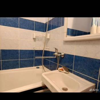 Продается 1-комнатная квартира, 42 м²