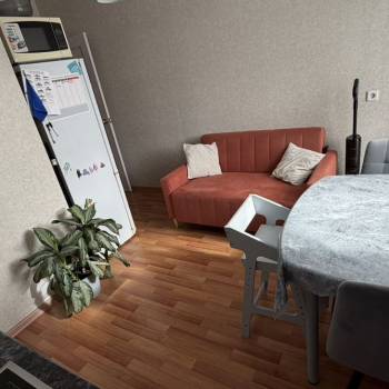 Продается 1-комнатная квартира, 42,5 м²