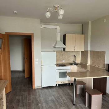 Продается 1-комнатная квартира, 35 м²