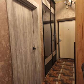 Продается 1-комнатная квартира, 42 м²