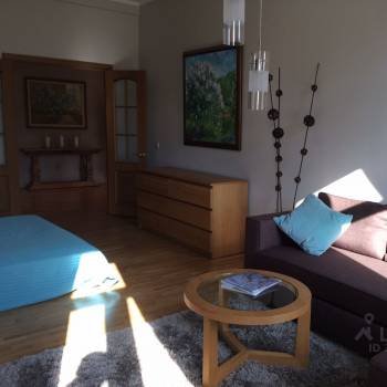 Сдается 1-комнатная квартира, 53 м²