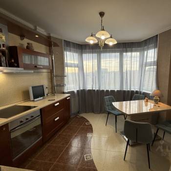Сдается Многокомнатная квартира, 80 м²