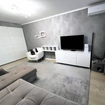 Продается 1-комнатная квартира, 42,1 м²