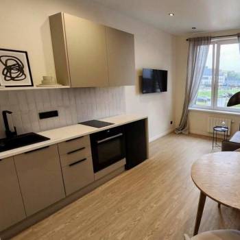 Продается 1-комнатная квартира, 42 м²