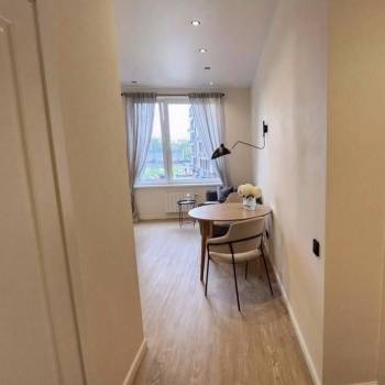 Продается 1-комнатная квартира, 42 м²