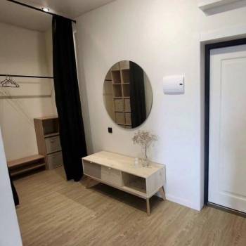 Продается 1-комнатная квартира, 42 м²