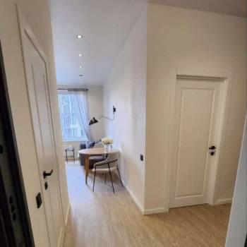 Продается 1-комнатная квартира, 42 м²