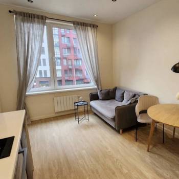 Продается 1-комнатная квартира, 42 м²