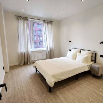 Продается 1-комнатная квартира, 42 м²