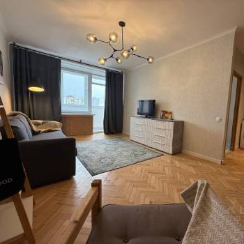 Продается 1-комнатная квартира, 43 м²