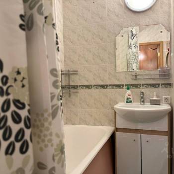 Продается 1-комнатная квартира, 43 м²