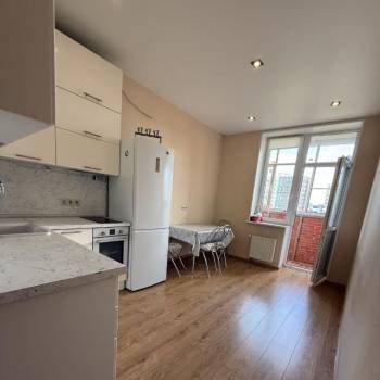 Продается 1-комнатная квартира, 49 м²