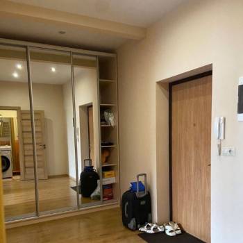 Продается 1-комнатная квартира, 49 м²